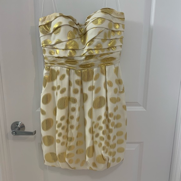 Aidan Mattox Dresses & Skirts - Aidan Mattox Strapless Gold Bubble Dress